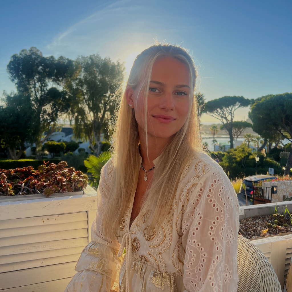 Lydia Cooper Marketing Graduate at Global HSE Group